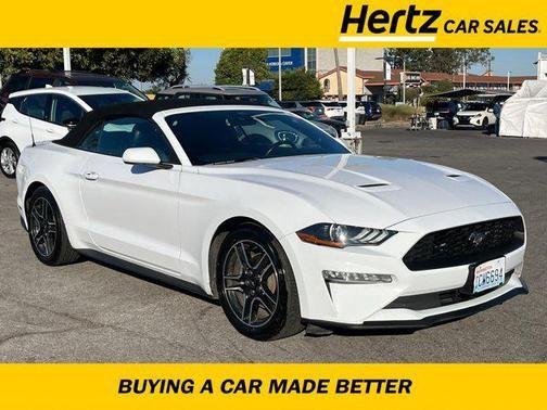 2022 ford mustang