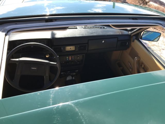 vintage volvo 240. a beauty. very original. lots of looks in this classic!