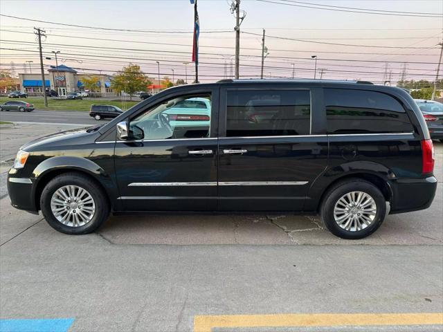 2015 chrysler town & country limited
