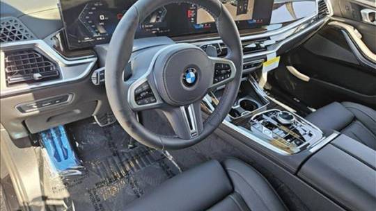 2025 BMW X7