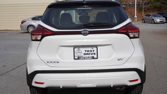 2024 Nissan Kicks sv