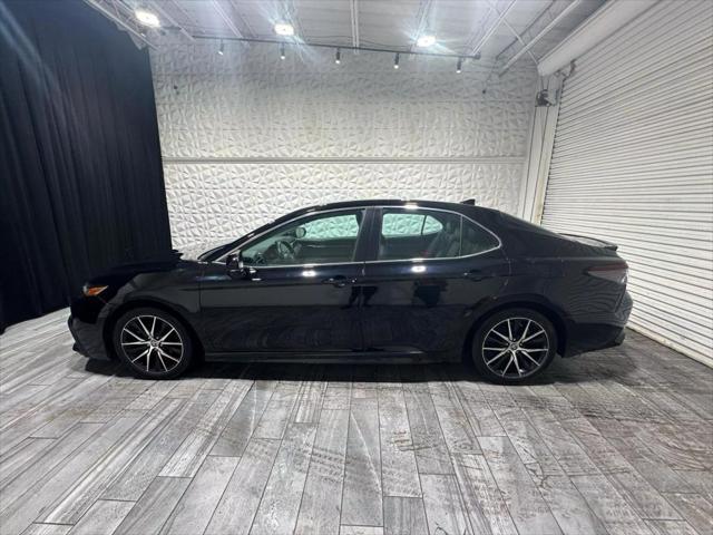 2022 toyota camry se