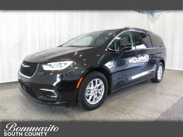 2021 chrysler pacifica in northwoods, illinois