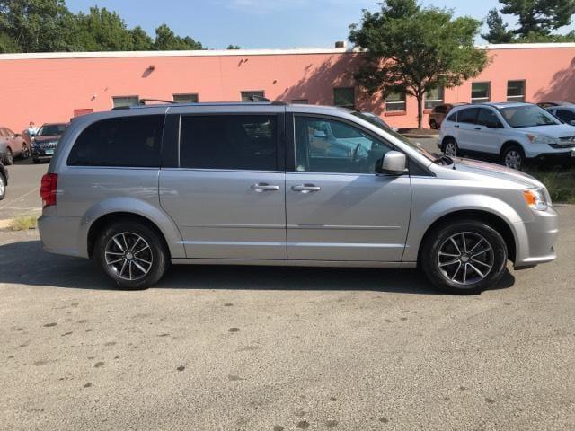 2017 dodge grand caravan sxt sxt 4dr mini-van for sale in danbury, connecticut
