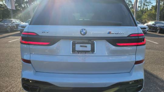 2025 BMW X7