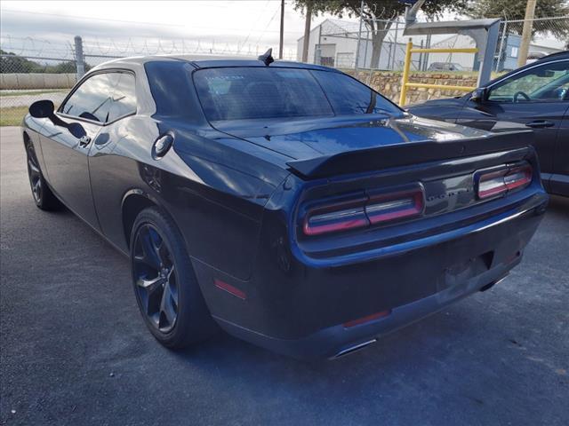 2020 dodge challenger sxt