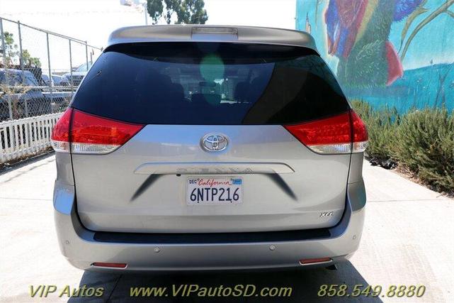 2011 toyota sienna xle
