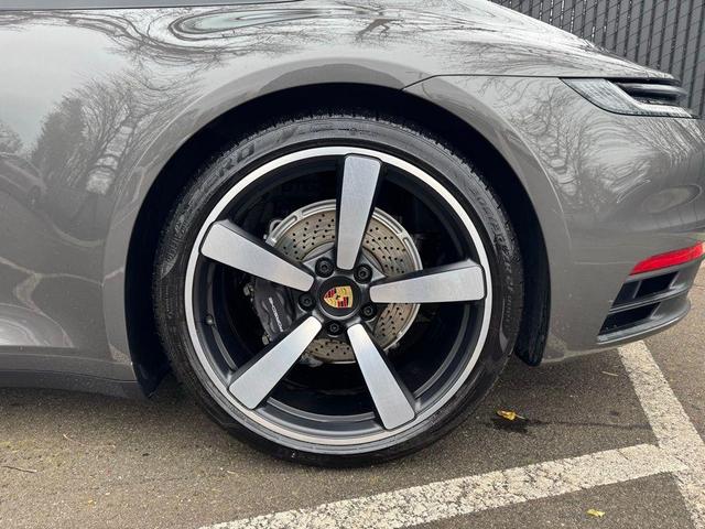 2024 porsche 911 carrera