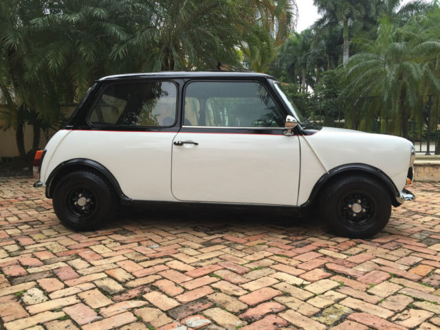 1971 beautiful mini cooper!!! excellent condition!!! everything works!!!