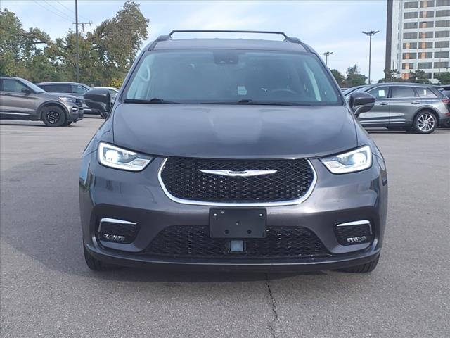 2022 chrysler pacifica touring-l