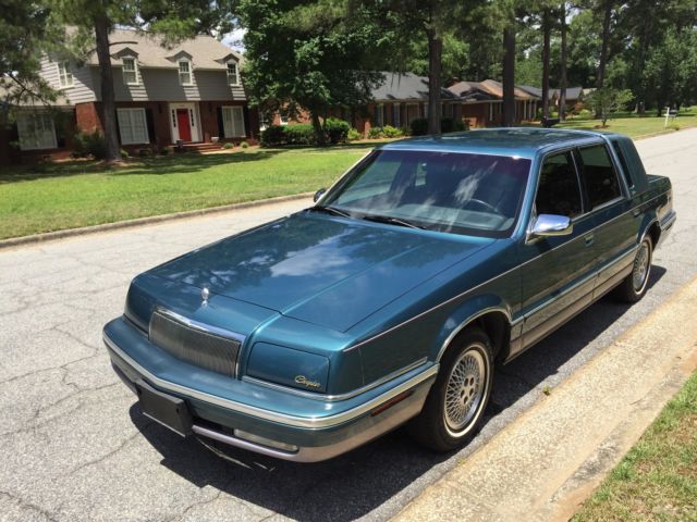 like new beautiful plush new yorker 5th ave super low miles 1 owner garage kept