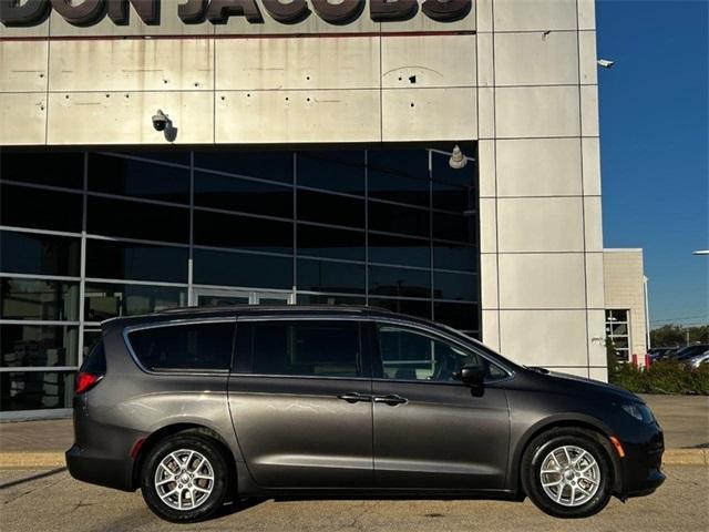 2021 chrysler voyager lxi