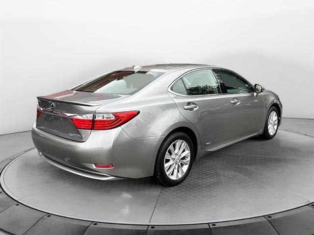 2015 lexus es 300h base