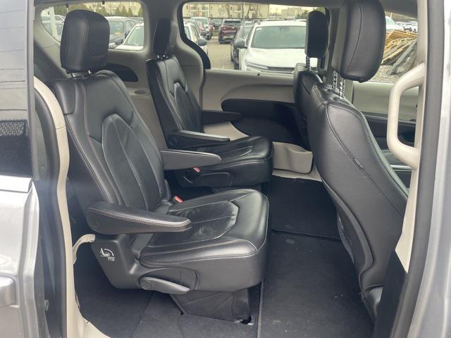 2020 chrysler pacifica touring l