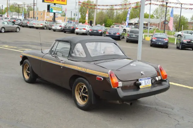 mg mgb convertible runs and drives great no rust garage kept sporty no reserve