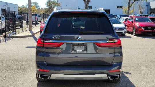 2021 BMW X7