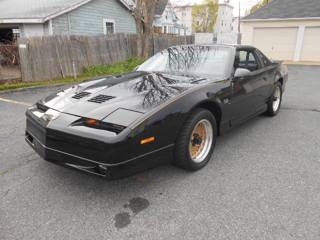 a real headturner! classic 1988 firebird trans am gta w/ full t-top