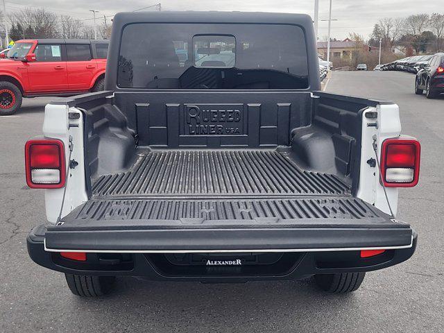 2023 jeep gladiator sport s