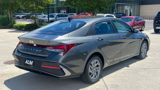 2024 Hyundai Elantra