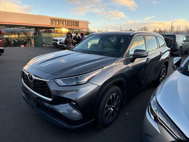 2022 toyota highlander xle