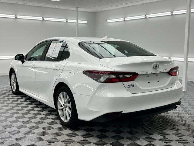 2024 toyota camry le