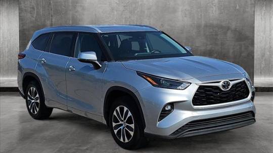2022 toyota highlander xle