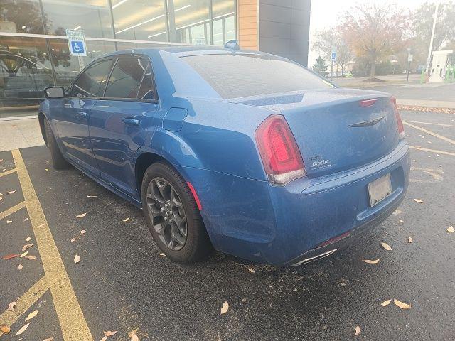 2023 chrysler 300 touring