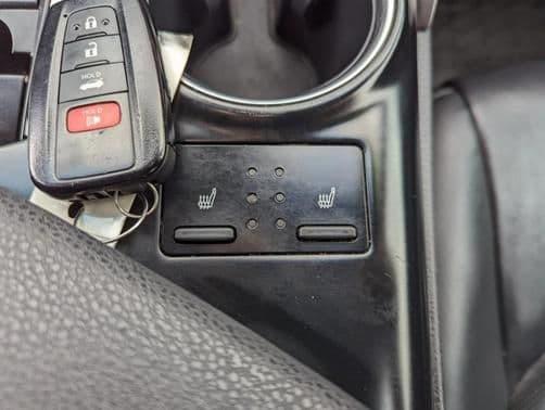 2018 toyota camry xle in waterloo, iowa