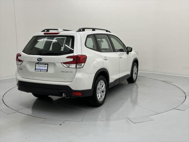 2022 subaru forester base