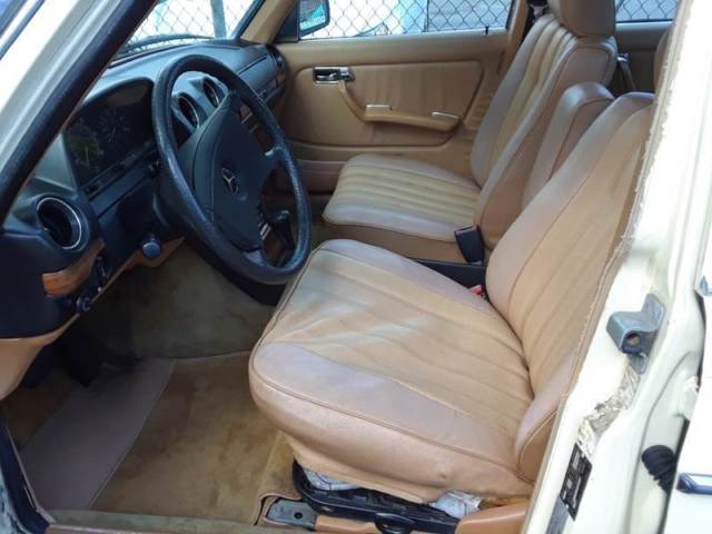1983 mercedes-benz 300-class 300 d 4dr turbodiesel sedan automatic 4-speed rwd