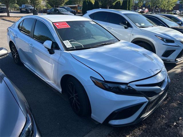 2022 toyota camry se