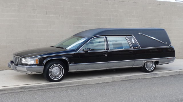 1994 funeral hearse. cadillac fleetwood. 5.7l v8. 108k miles ...wagon van cargo