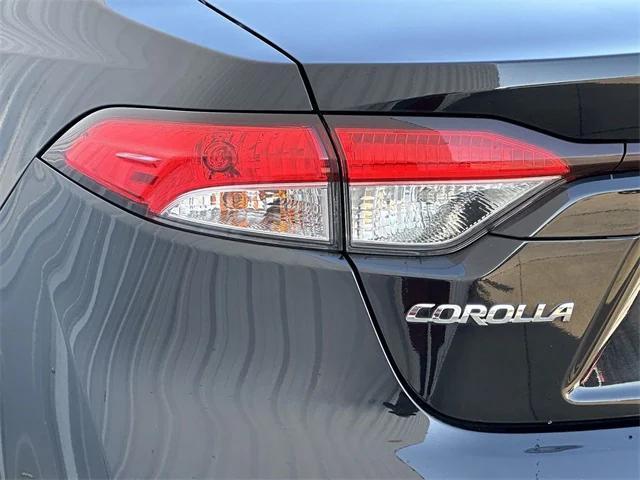 2023 toyota corolla hybrid le