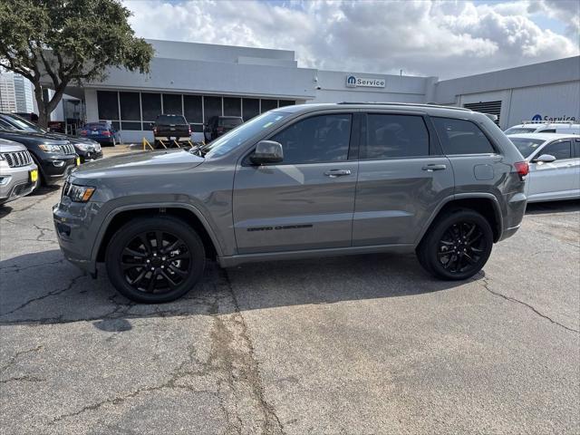 2022 jeep grand cherokee altitude