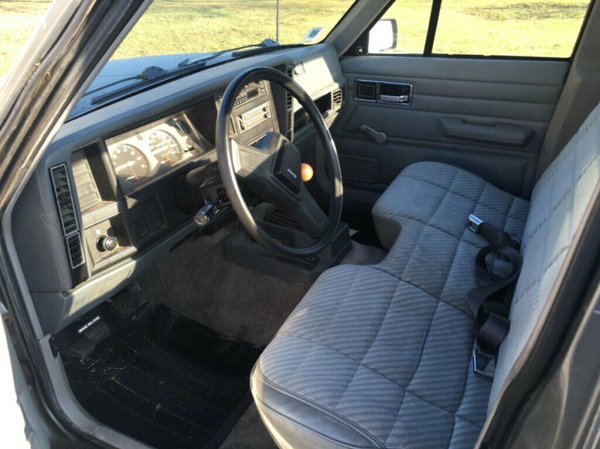 1990 jeep comanche 4x4 4.0 5speed 1 new mexico owner