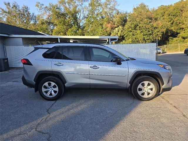 2021 toyota rav4 le