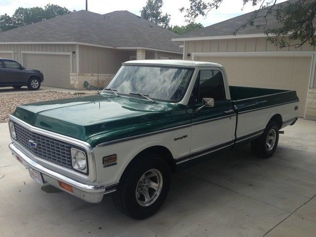 1972 chevy c10 1/2 ton pickup truck, totally restored, 383 stroker 100 miles!