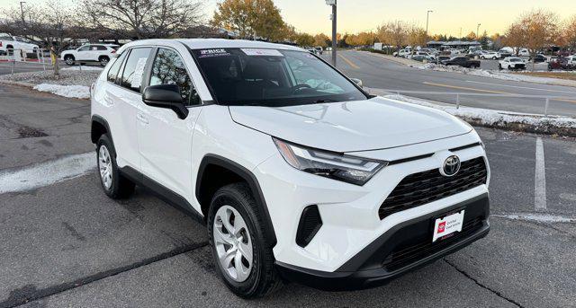 2024 toyota rav4 le