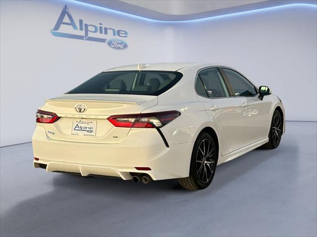 2021 toyota camry se
