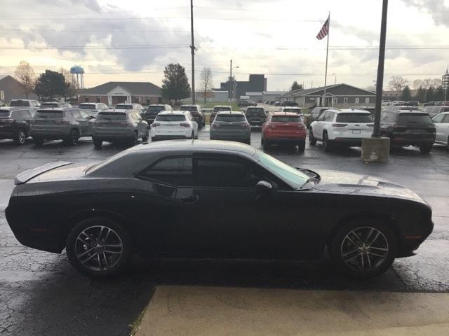 2019 dodge challenger sxt