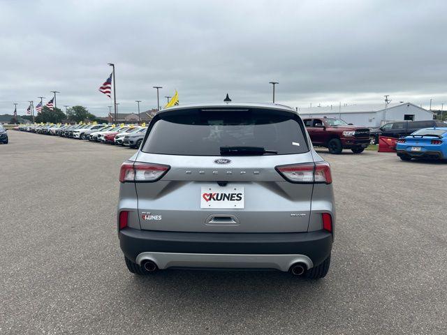 2021 ford escape se