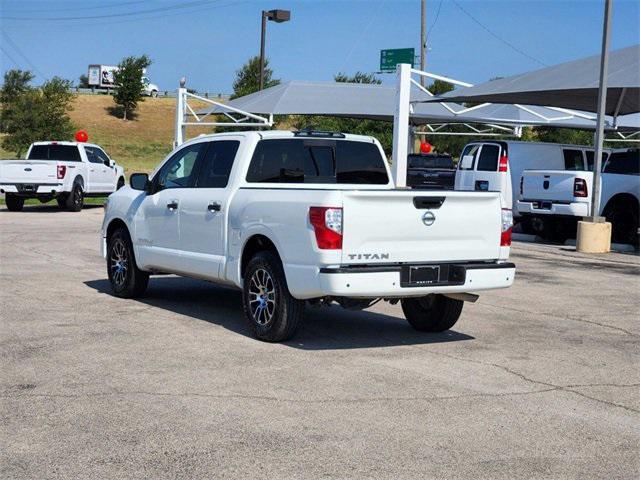2022 nissan titan sv