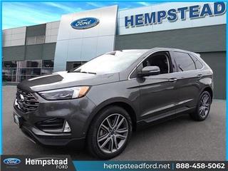 2019 Ford Edge titanium