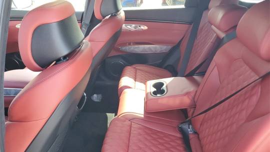 2025 Genesis GV70