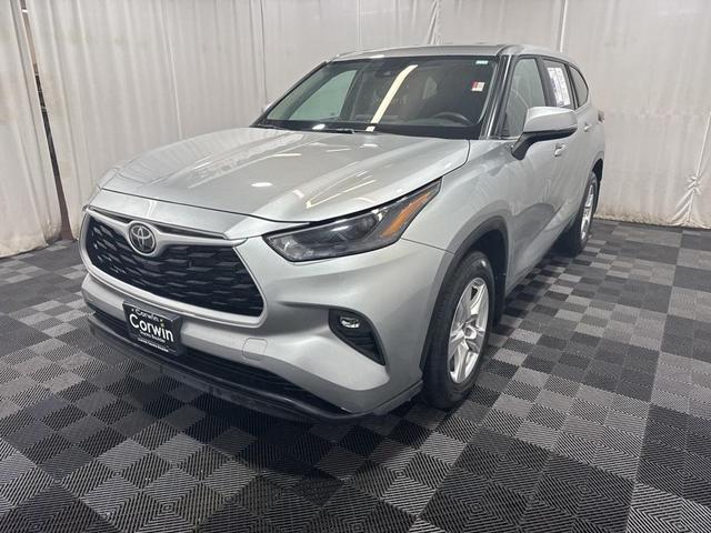 2024 toyota highlander le
