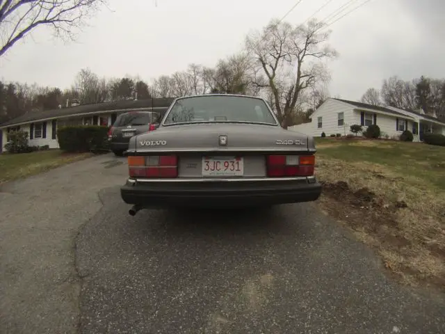1990 volvo 240 dl sedan 5-speed