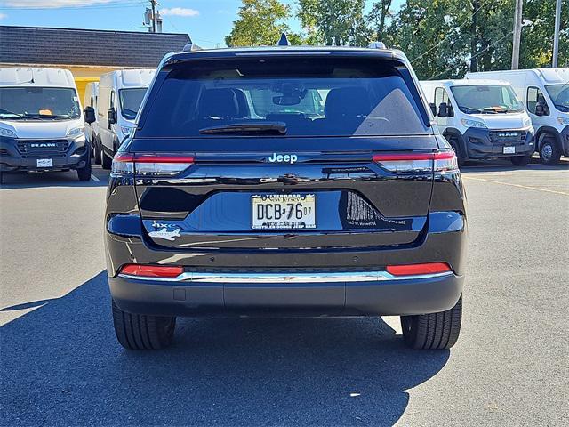 2023 jeep grand cherokee 4xe base