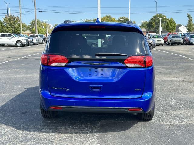 2020 chrysler pacifica launch edition