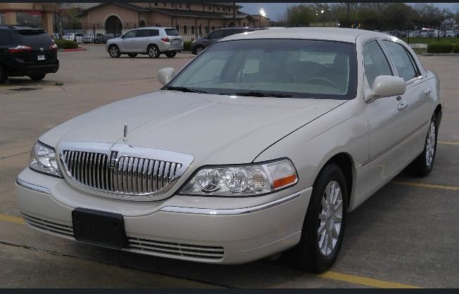 2006 lincoln towncar signature for sale in texas by owner