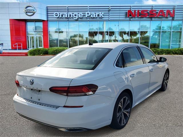 2022 volkswagen passat 2.0t se